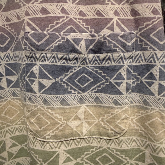 Geometric Patterned T-Shirt - Picture 3 of 4